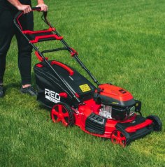 Бензинова косачка за трева RTKSS0096 с мощност 7HP с ходова част Бензинова косачка за трева RTKSS0096 с мощност 7HP с ходова част