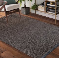 Elegantní jednobarevný koberec hnědé barvy