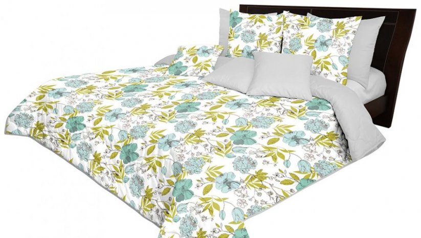 Obojstranný prešívaný sivo zelený prehoz na posteľ s motívom kvetov