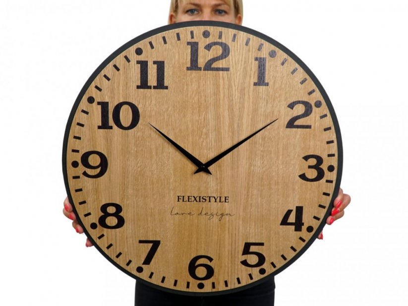Originální nástěnné hodiny v hnědé barvě