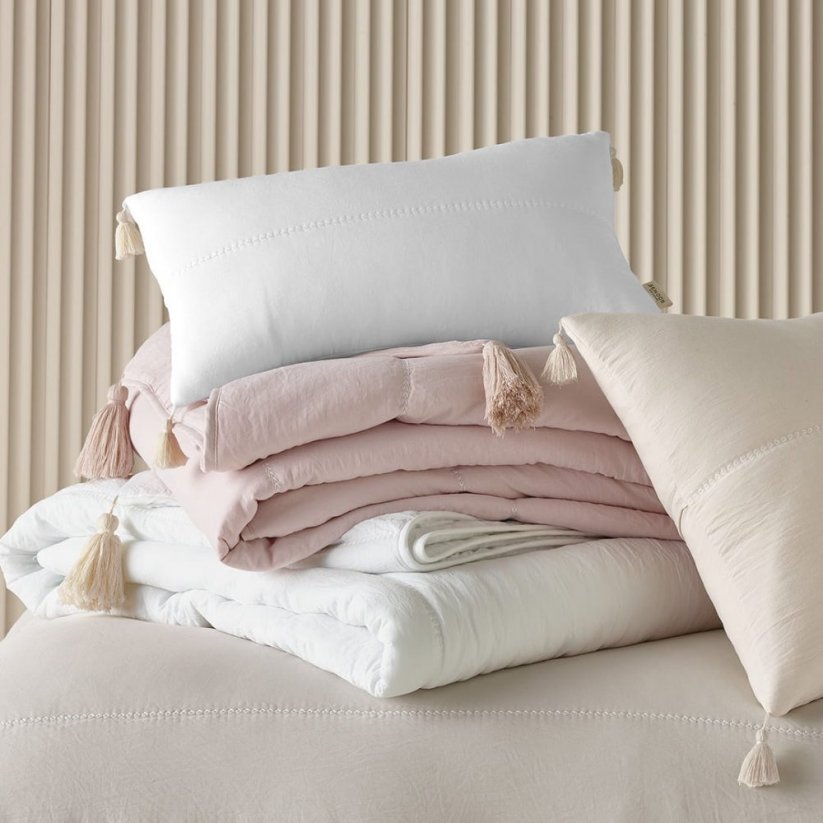 Noemi Rózsaszín ágytakaró bojtokkal 170 x 210 cm