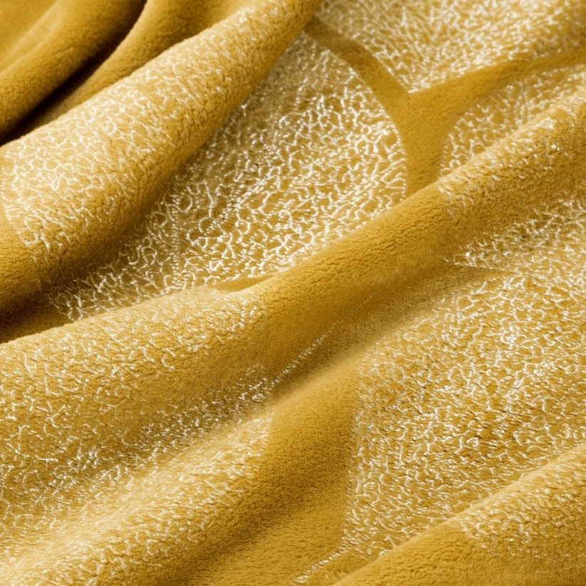 Medovo žltá teplá deka so zlatým vzorom lístia 150 x 200 cm 