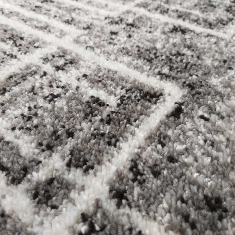 Kvalitní šedý koberec s motivem čtverců - Rozměr koberce: Šířka: 60 cm | Délka: 100 cm