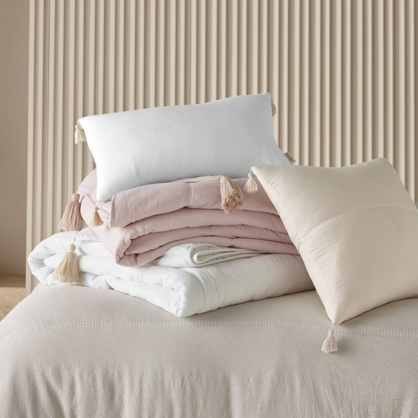 Fehér ágytakaró Noemi bojtokkal 170 x 210 cm