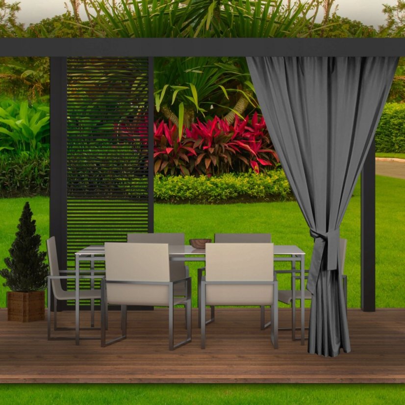 Originálne tmavo sivé závesy do záhradného altánku