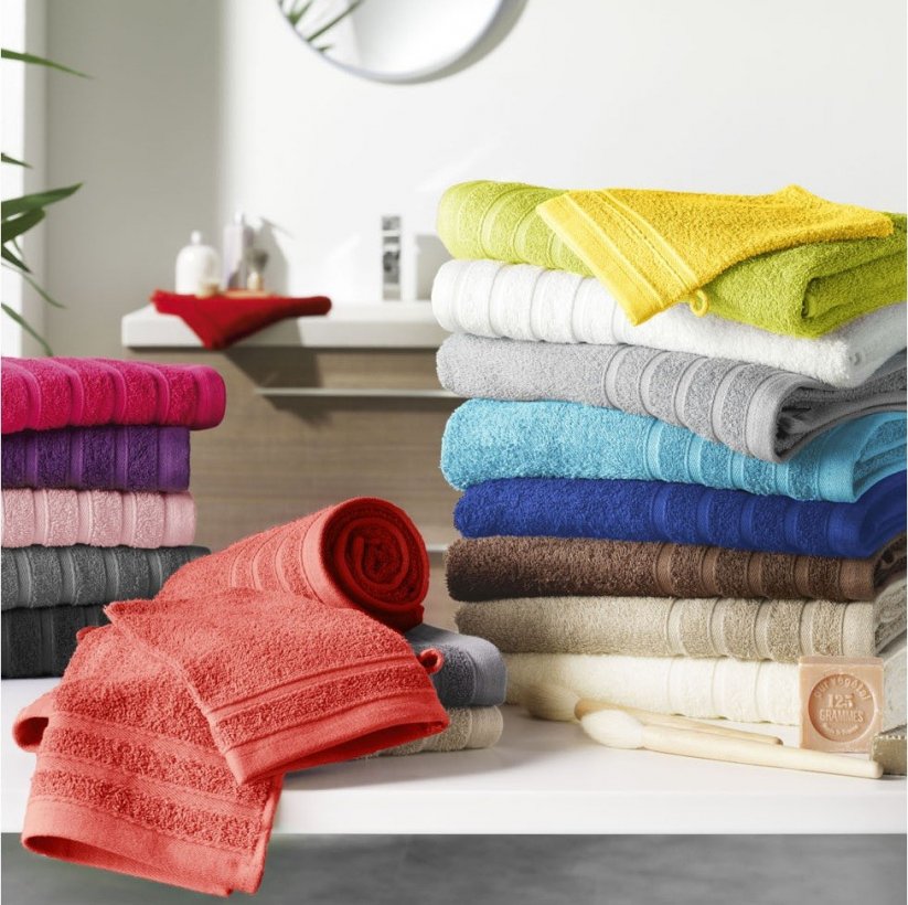 Luxusní jednobarevný ručník mentolové barvy 70 x 130 cm
