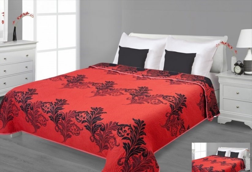 Prehoz na posteľ červenej farby s čiernymi listami