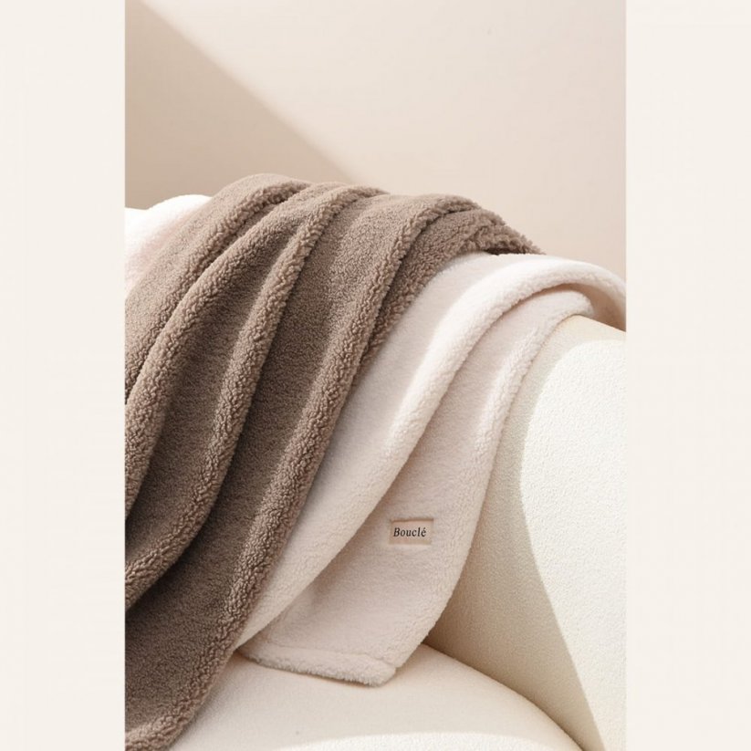 Модерно светлокремаво одеяло Boucle 130 x 170 cm