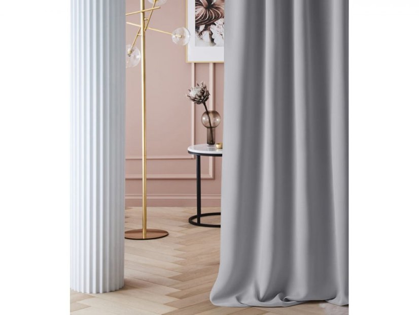 Zatemňující závěs na řasící pásku šedé barvy 140 x 250 cm
