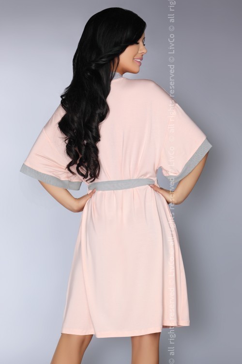 Moderný ružovo sivý župan so širokými rukávmi