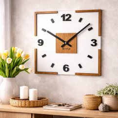 Fehér óra tölgyfa dekorral 30 x 30 cm