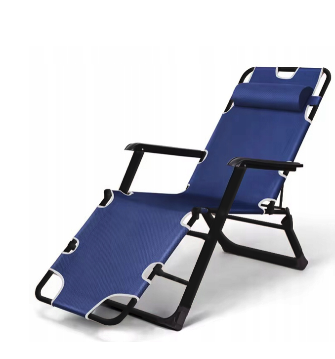 Záhradné lehátko s čiernym rámom a vankúšom