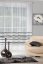 Moderní záclona do obývacího pokoje s trendy šedými pruhy a nařasením
