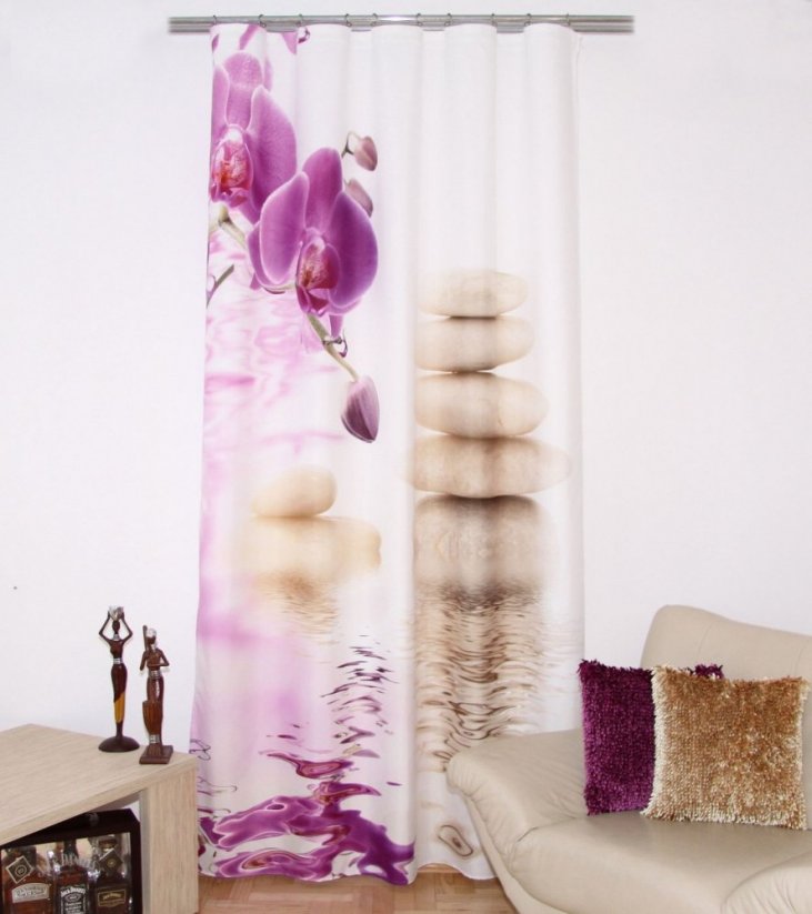 Končana zavesa s 3D natisnjenim vzorcem kamnov z orhidejo
