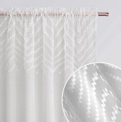 Vorhang mit zartem Muster auf dem Faltenband 140 x 250 cm
