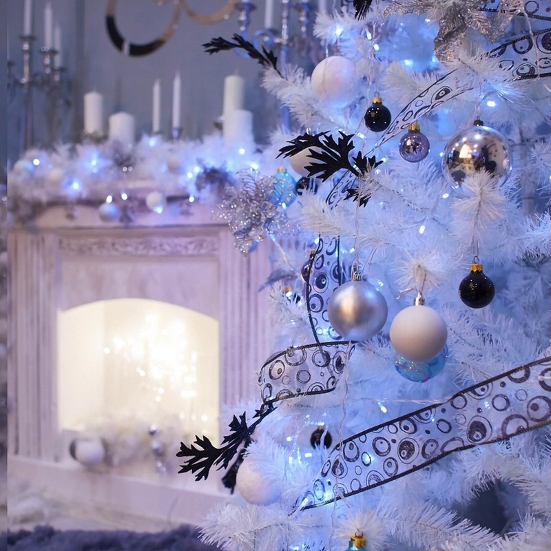 Feenhafte Weihnachtstanne in luxuriöser weißer Farbe 220 cm