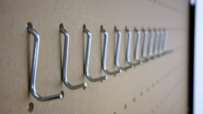 Stolek na nářadí se zásuvkou 120 X 60 X 150 cm