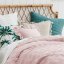 Ružičasti prošiveni prekrivač za bračni krevet 220 x 240 cm