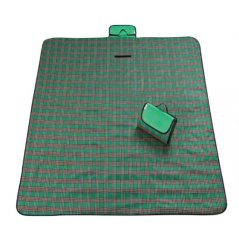 Piknik odeja z zelenim kvačkanim vzorcem 175 x 145 cm