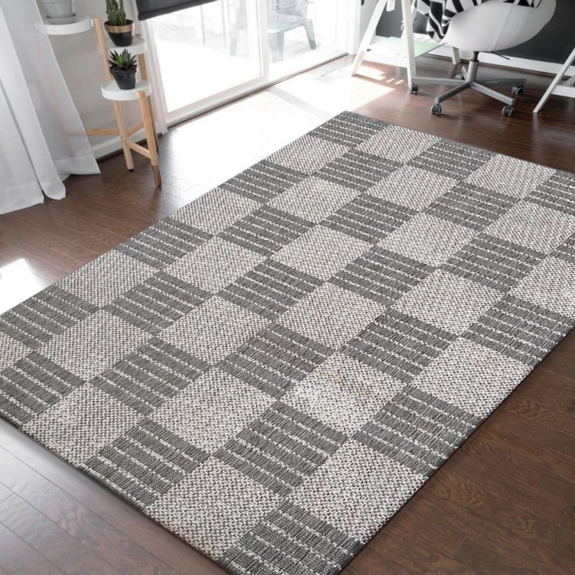 Sivý vzorovaný koberec v obojstrannom prevedení