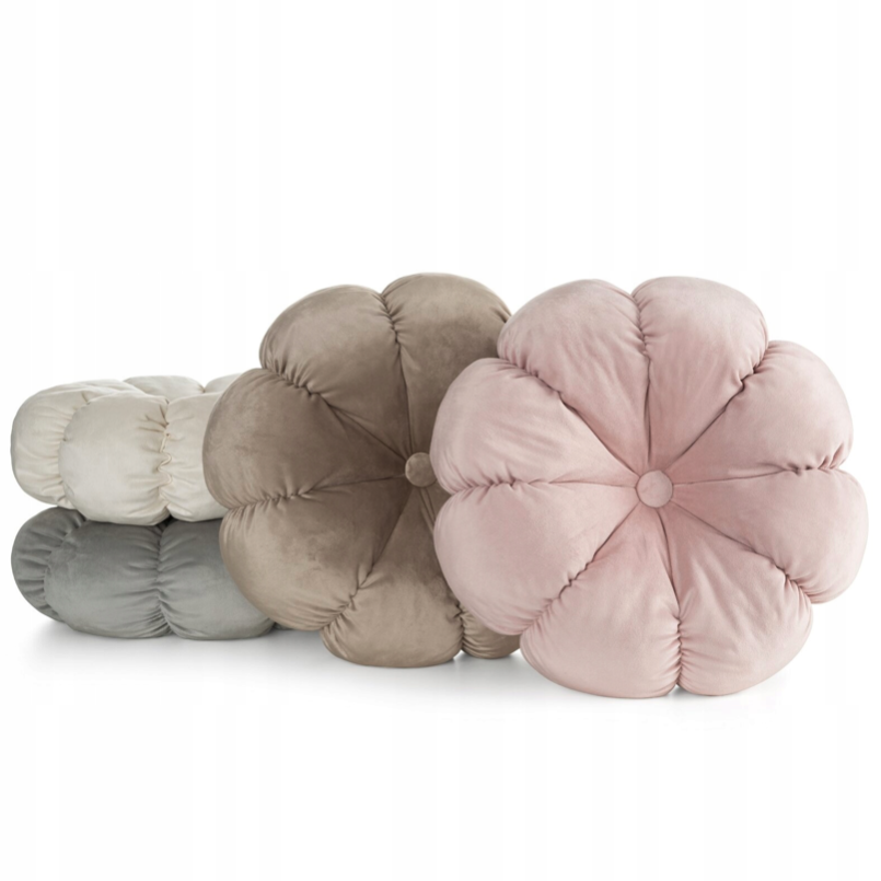 Zamatový dekoračný vankúš v tvare kvetu