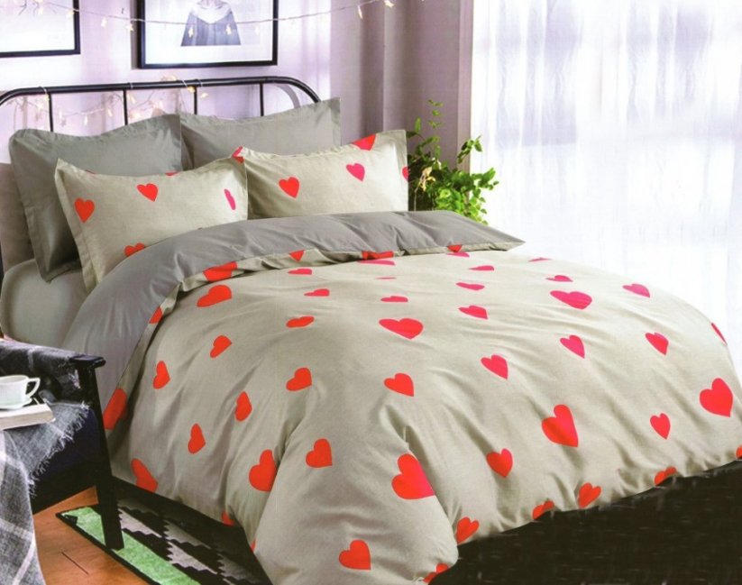 Béžové obojstranné posteľné obliečky s motívom sŕdc