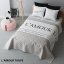 Moderní přehozy na postel v bílo béžové barvě s nápisem 220x240 cm