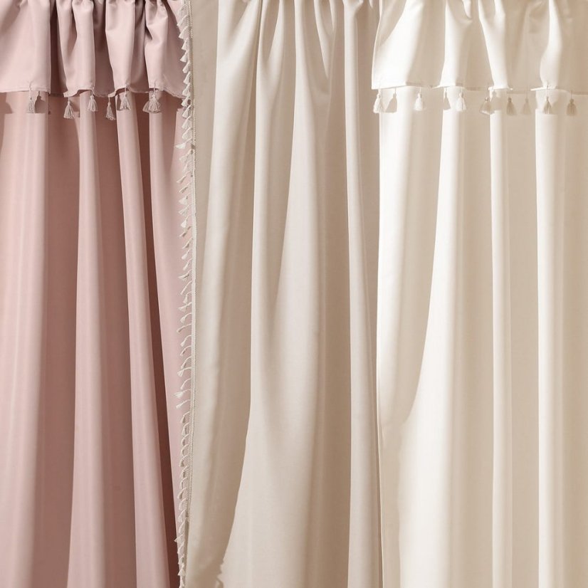 Svetlo krémový záves Astoria so strapcami na stieborné priechodky 140 x 280 cm