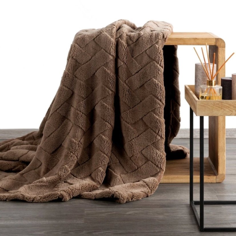 Pătură din flanel cu model în relief în formă de heringbone - maro închis - Dimensiunea păturii: Lățime: 200 cm | Lungime: 220 cm