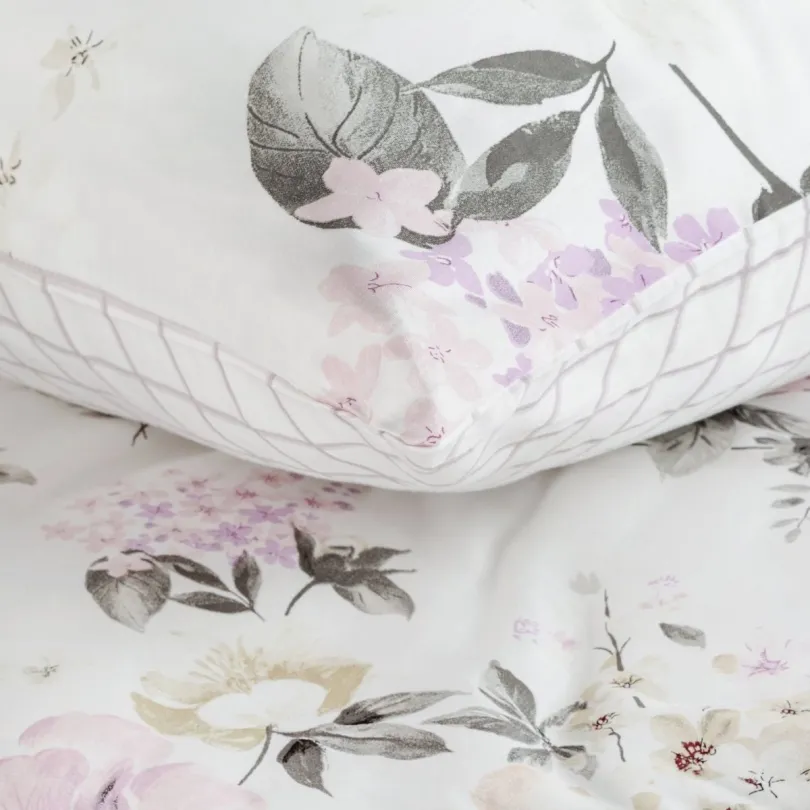 Obojstranné posteľné obliečky z bavlneného saténu - biele s ružovými kvetmi