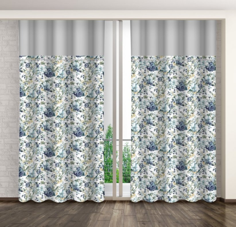Vorhang mit einem Druck aus hübschen blauen Blumen und einer hellgrauen Bordüre