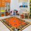 Krásny detský koberec v žiarivej oranžovej farbe so zvieratkami