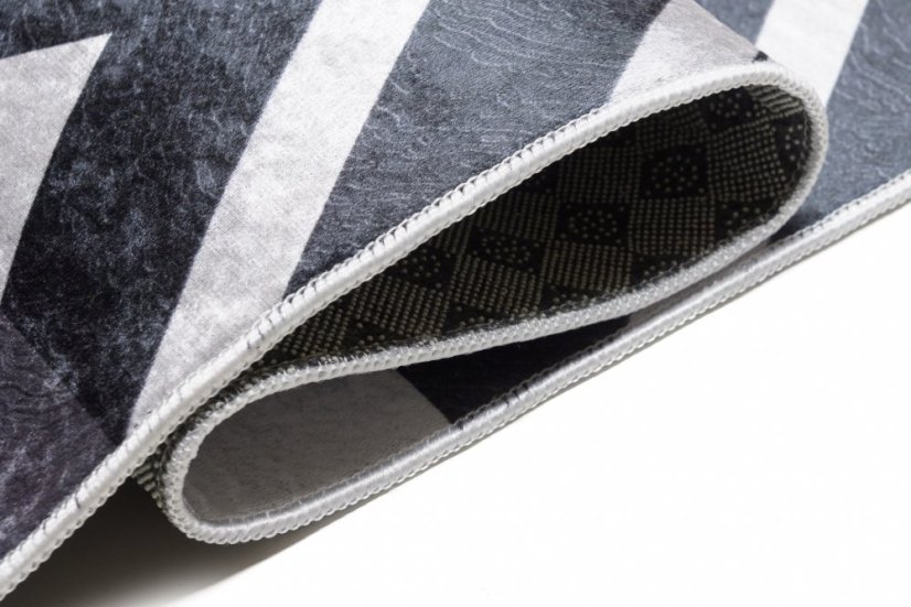 Unverwechselbarer Trendteppich mit geometrischem Muster