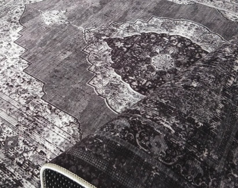 Сив килим с шарка в ориенталски стил