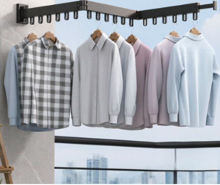 Skladací nástenný sušiak na bielizeň s 18 háčikmi