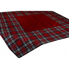 Vianočný obrus bordovej farby s rozmermi 90x90 cm