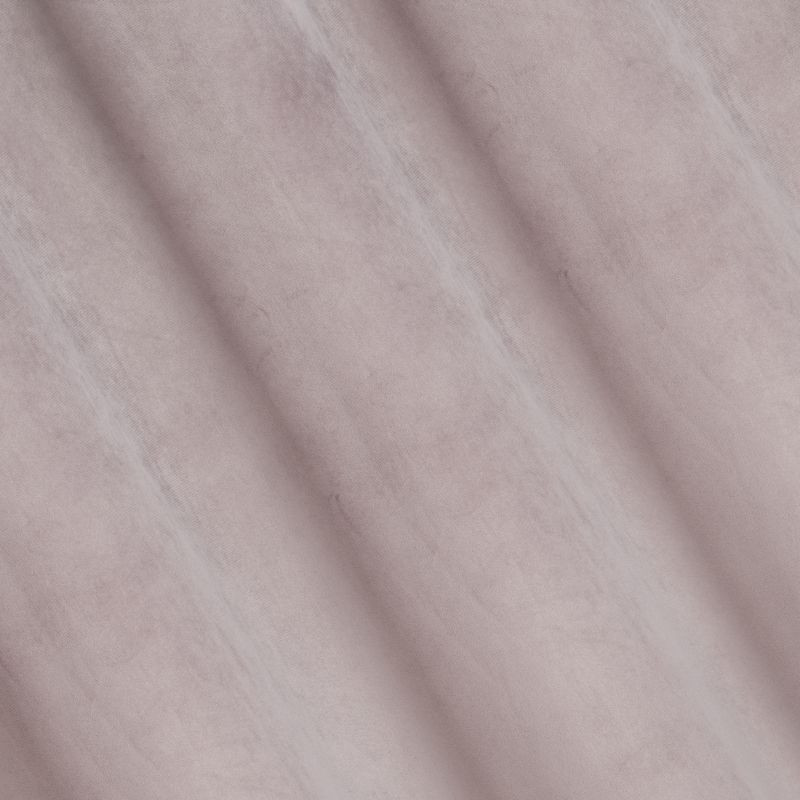Moderný záves v púdrovej farbe so zavesením na kruhy