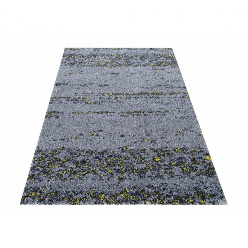 Měkký šedý koberec s dlouhým vlasem