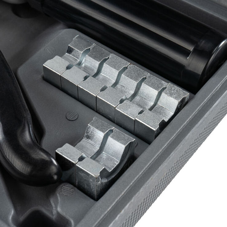 Hydraulický krimpovací lis na káble Powermat 4–70 mm², 6 T, 8 matríc