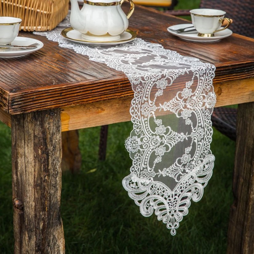 Elegantná krémová čipkovaná štóla – nadčasová dekorácia pre váš interiér