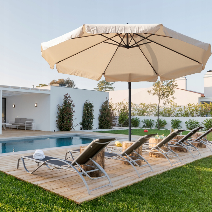 Veliki vrtni suncobran bež boje sa stalkom