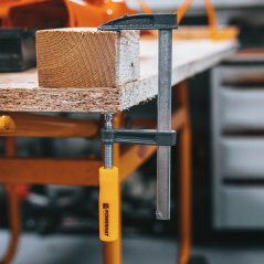 Stolárska skrutková svorka