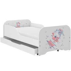 Pat pentru copii 140 x 70 cm cu motivul unei fete pe plajă