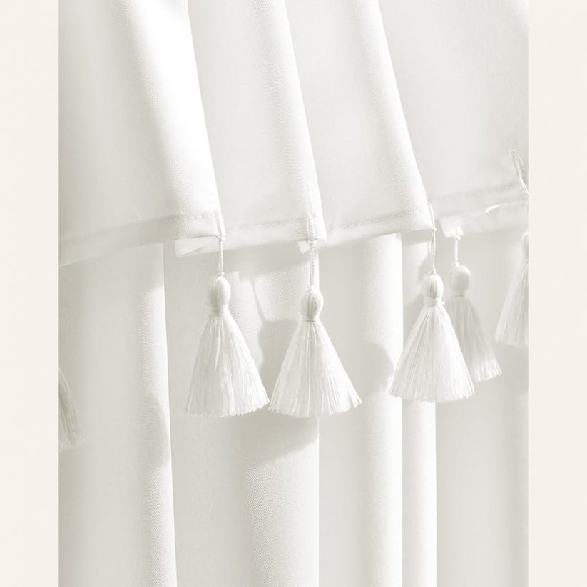 Biely záves Astoria so strapcami na strieborné priechodky 140 x 280 cm