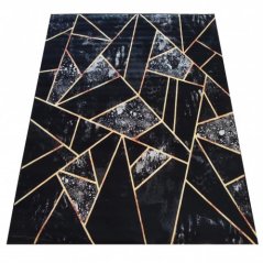 Schwarzer Teppich mit interessanten Details