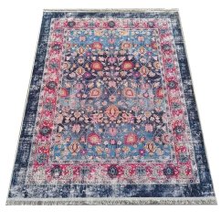 Moderní koberec do obývacího pokoje s orientálním vzorem