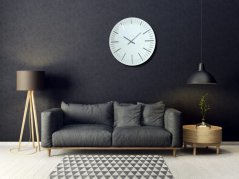 Weiße stilvolle Uhr im Wohnzimmer 50 cm