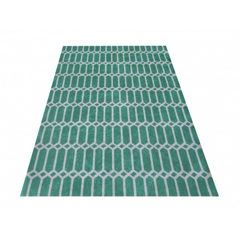 Kvalitní zelený koberec se vzorem