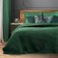 Egyszínű zöld ágytakaró díszvarrással