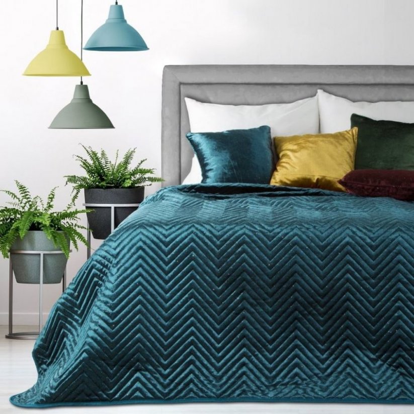 Moderní přehoz na postel v tyrkysové barvě s prošíváním